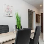 Vip House Aparthotel 4*