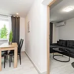 Vip House Aparthotel 4*