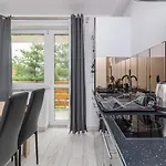 Vip House 4*