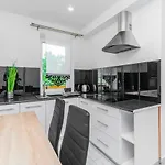 Vip House Aparthotel