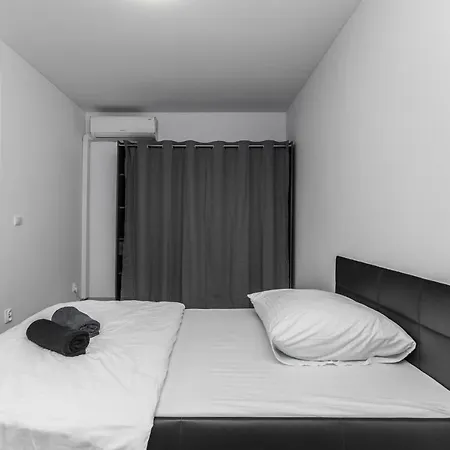 Vip House 4*