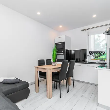 Lägenhetshotell Vip House 4*